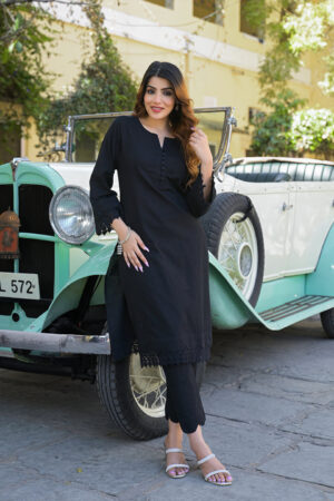 Kaala Nazakat Pakistani Style Suit